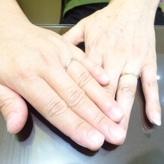 大阪府泉佐野市 2色使いのコンビリングが可愛くて、gardenオリジナルの結婚指輪をご成約のお客様です。