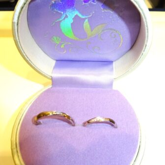 和歌山県岩出市 大好きなアリエルをモチーフにした、リトルマーメイドの結婚指輪をご成約のお客様です。
