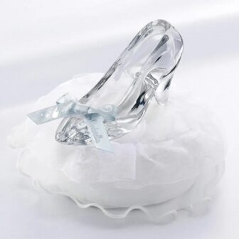 ガラスの靴でプロポーズ　シンデレラの婚約指輪