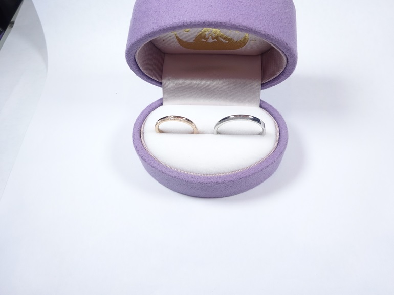 大阪府泉南市 大好きなプリンセスシリーズの中でもシンプルと思えたラプンツェルの結婚指輪をご成約のお客様です。