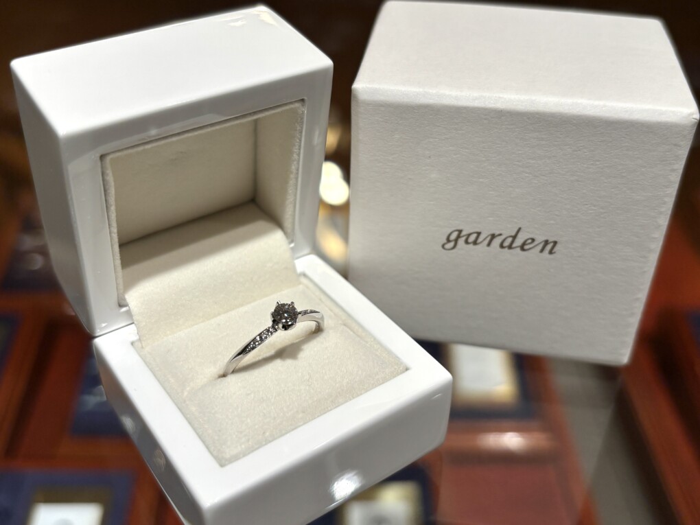 大阪府守口市からご来店「Little garden」の婚約指輪をご成約頂きました