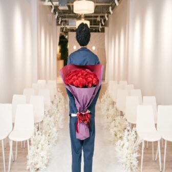 バラの花束でプロポーズ　神戸