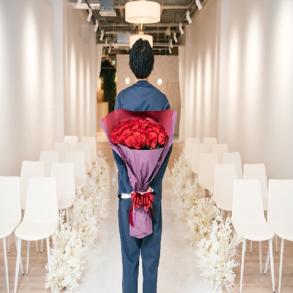 バラの花束でプロポーズ　神戸
