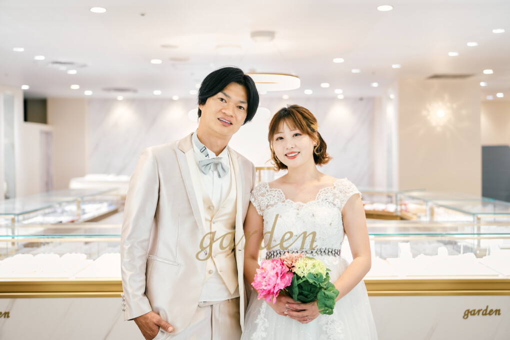 岩出市からご来店「LAPAGE」の結婚指輪と「Little garden」の婚約指輪をご成約頂きました