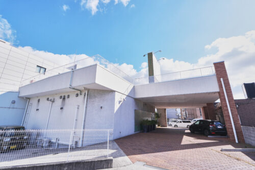 本店　駐車場